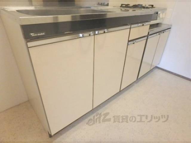 キッチン　下部収納