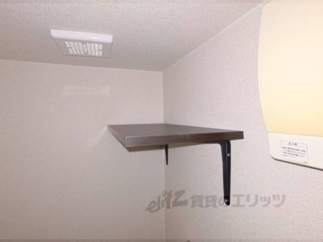 トイレ　トイレ上棚