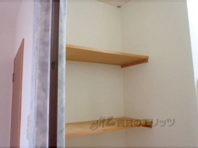 冷蔵庫置場　収納