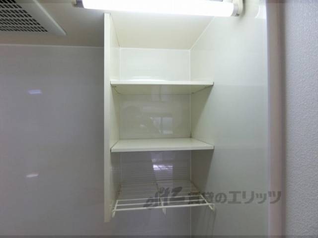 キッチン　上部収納