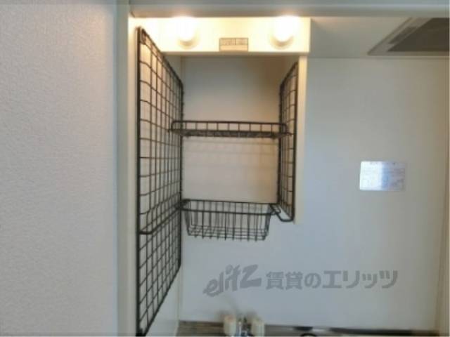 キッチン　上部収納