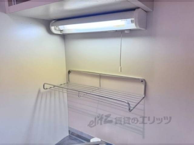 収納　キッチン上