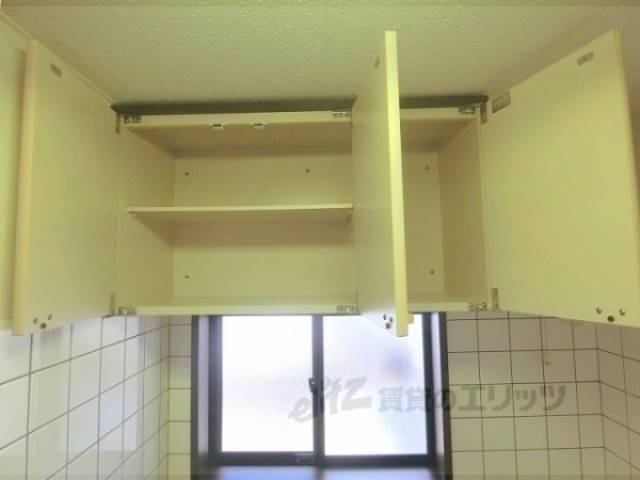 キッチン　上部収納