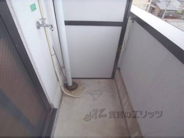 洗濯機置場　洗濯機はベランダに設置します。