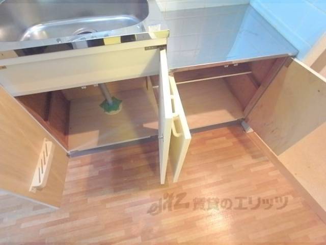 キッチン　下部収納