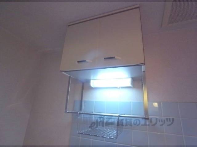 キッチン　上部収納