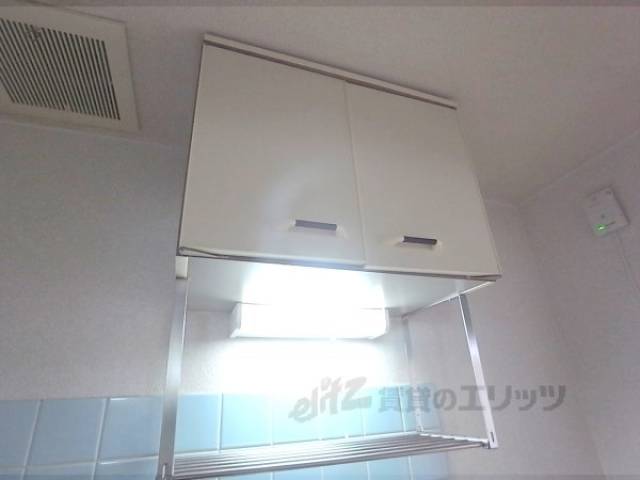 キッチン　上部収納