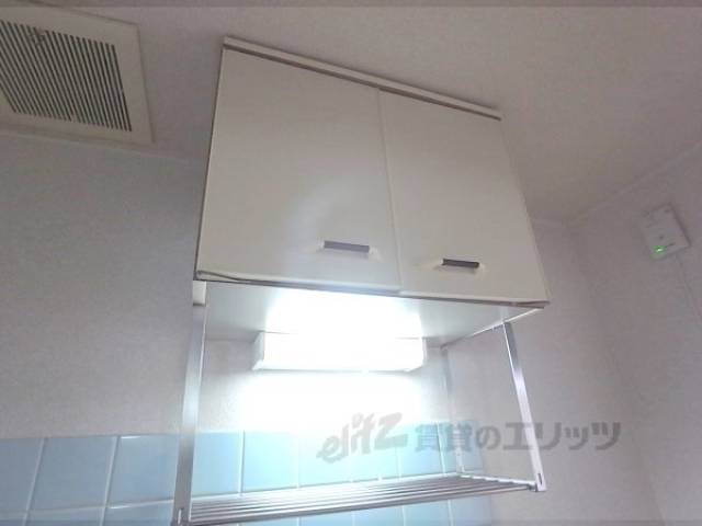 キッチン　上部収納