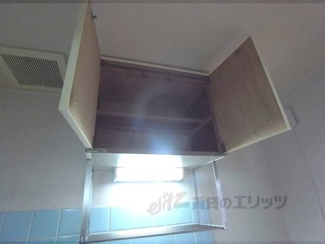 キッチン　上部収納