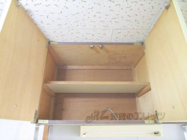 キッチン　上部収納