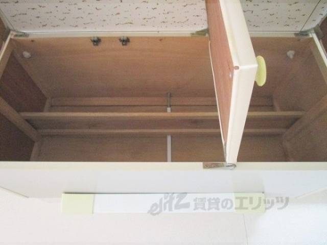 キッチン　上部収納