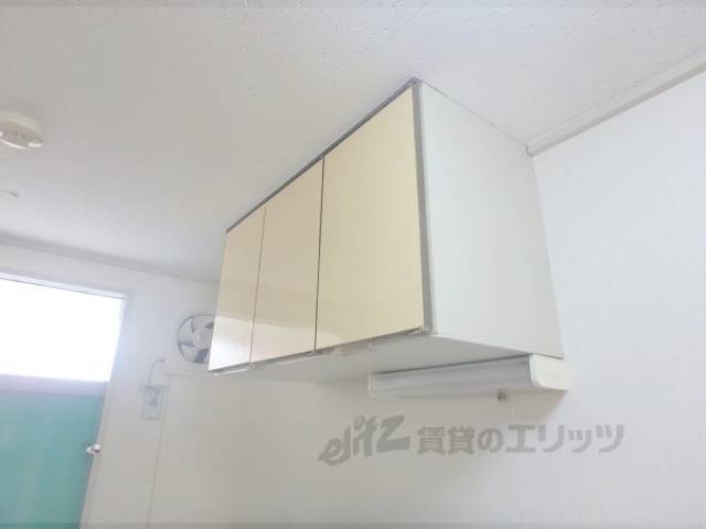 キッチン　上部収納