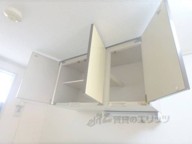 キッチン　上部収納