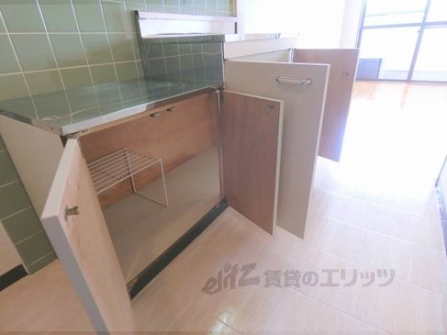 キッチン　下部収納