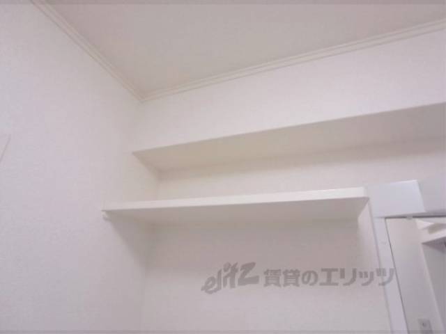 脱衣所　上部収納
