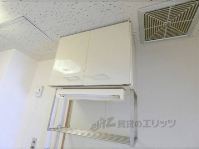 キッチン　上部収納