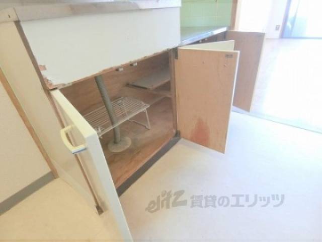キッチン　下部収納