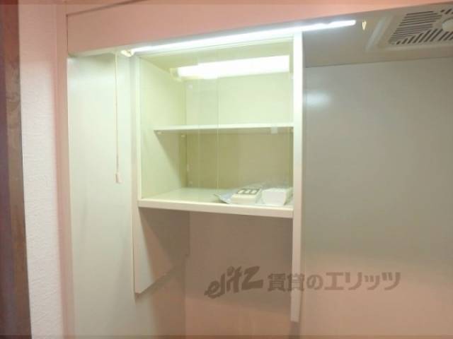 キッチン　上部収納