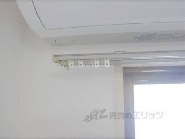 カーテンレール