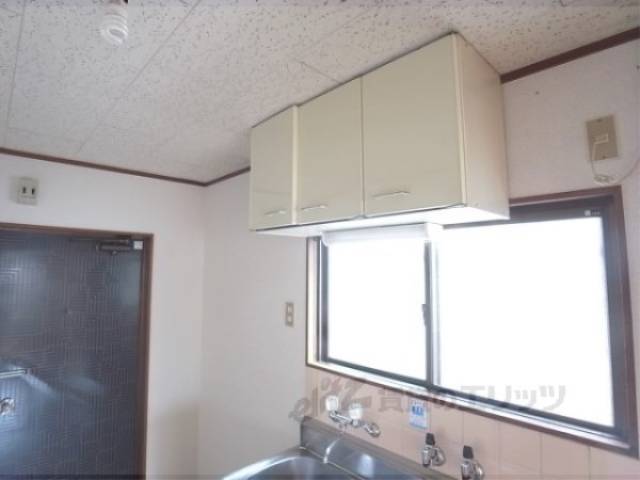 キッチン　上部収納