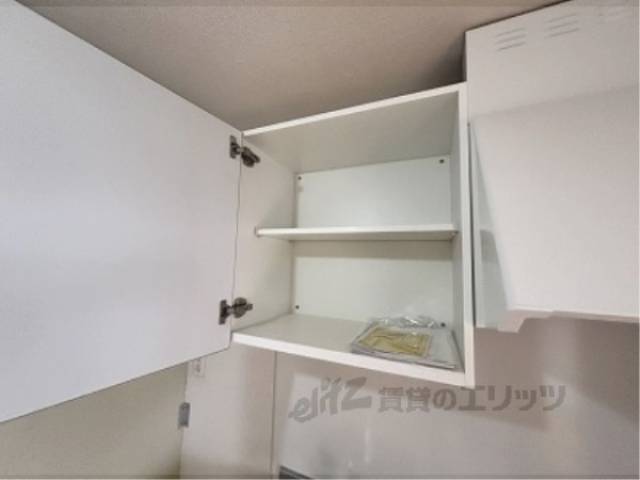 キッチン　上部収納