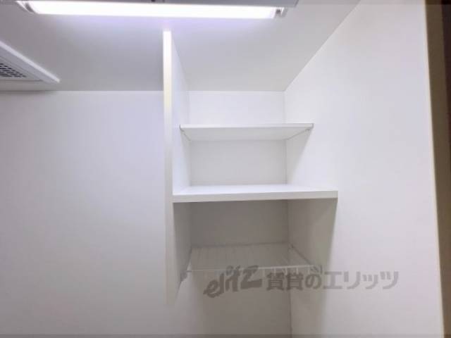 キッチン　上部収納