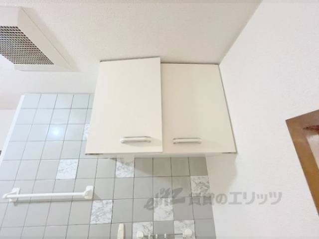 キッチン　上部収納