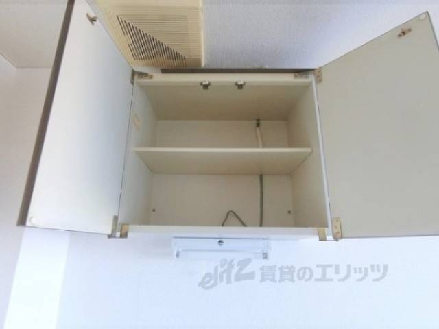 キッチン　上部収納