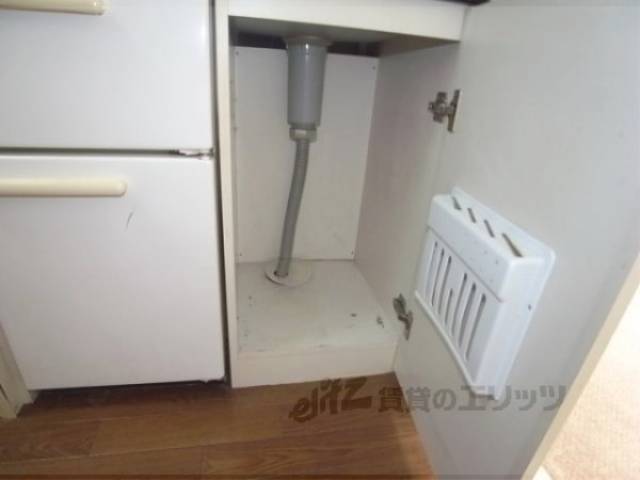 キッチン　シンク下は収納スペース