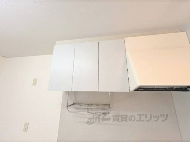 キッチン　上部収納