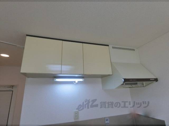 キッチン　上部収納