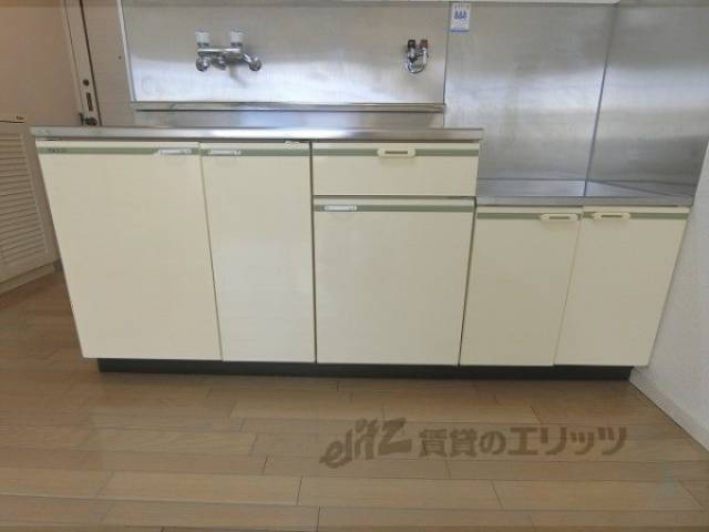 キッチン　下部収納