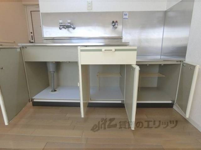 キッチン　下部収納