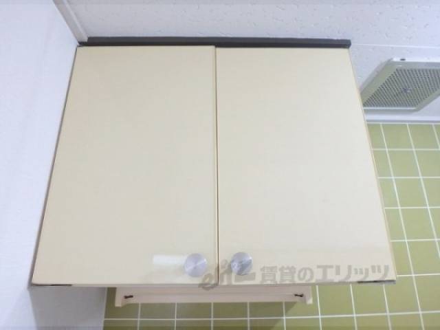 キッチン　上部収納
