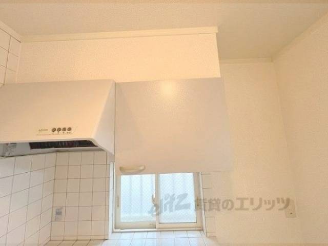 キッチン　上部収納