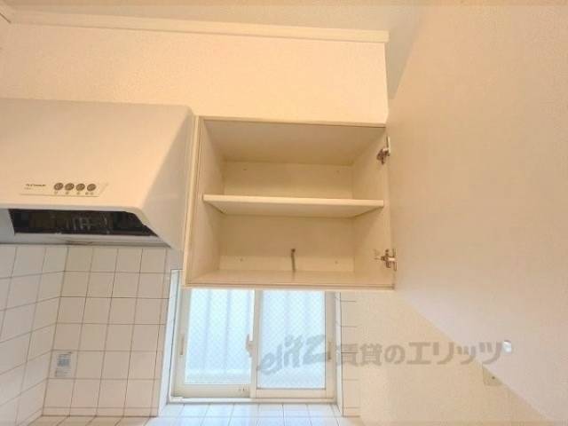キッチン　上部収納