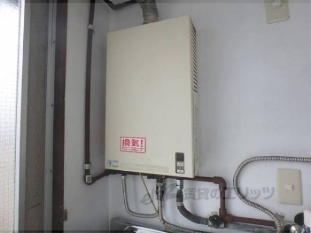 キッチン　給湯器