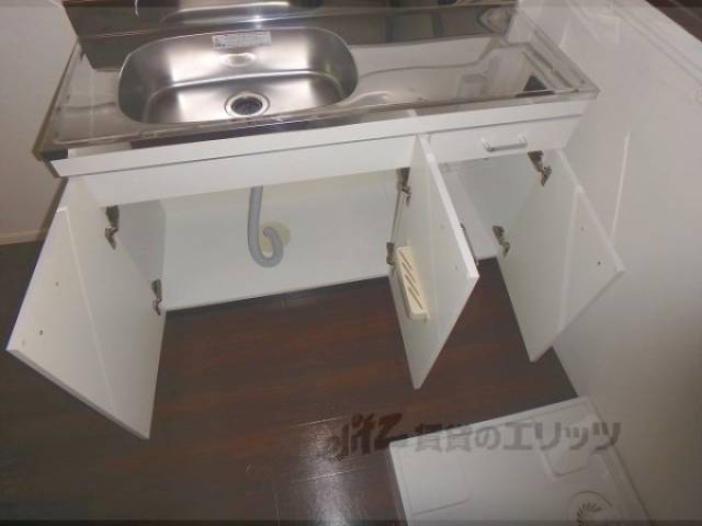 キッチン　収納下部