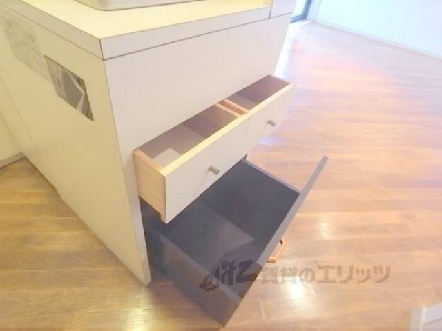 キッチン　キッチン横収納
