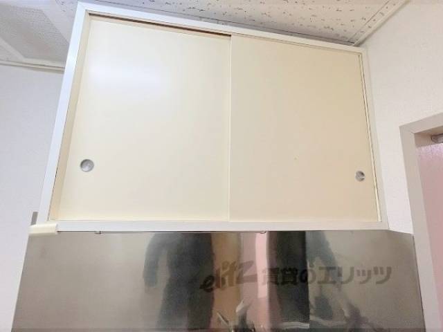 キッチン　上部収納