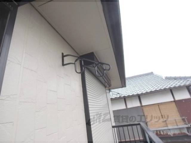ベランダ　洗濯竿置き