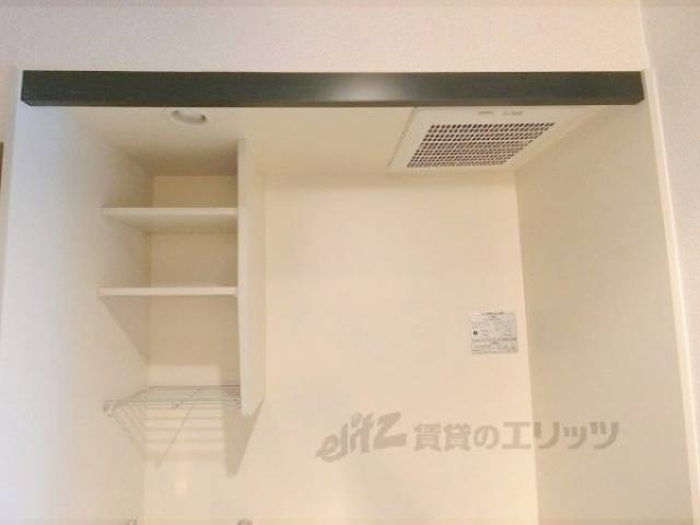 キッチン　上部収納