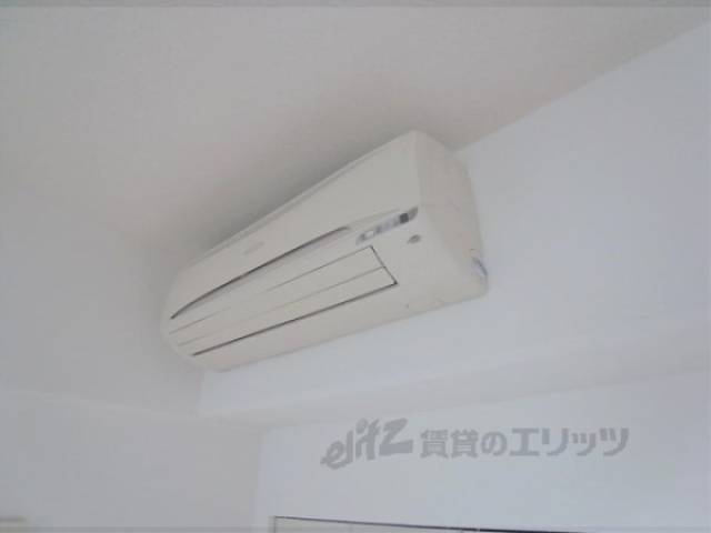 浴室乾燥機　各部屋にエアコンついてます