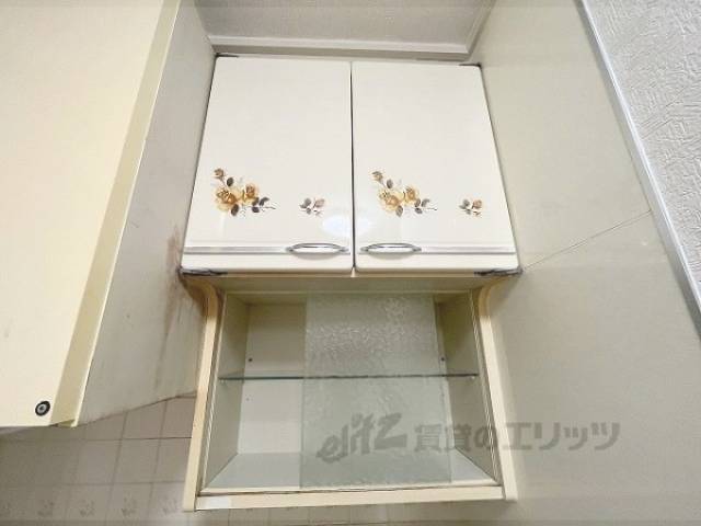 キッチン　上部収納