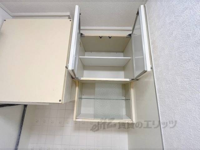 キッチン　上部収納