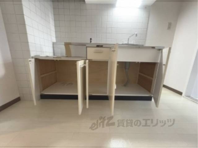 キッチン　収納下部