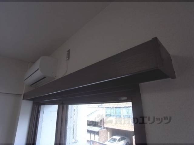 カーテンレール