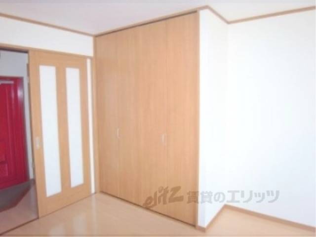 収納　収納を閉じるとコンパクトになります。