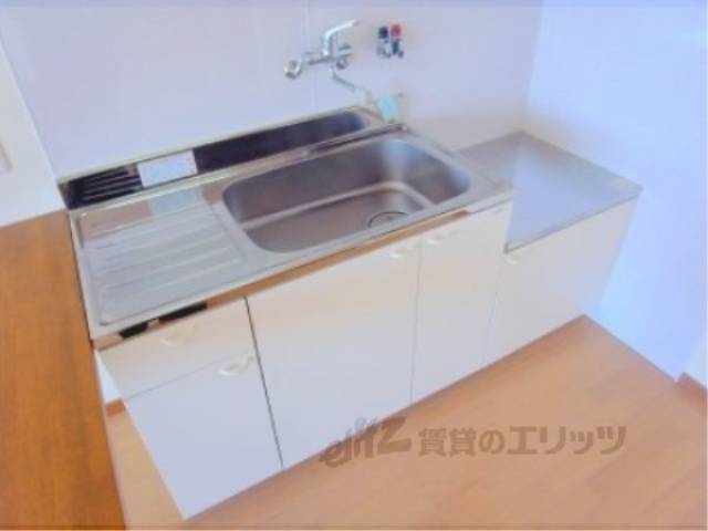 キッチン　キッチン台も大きめです。