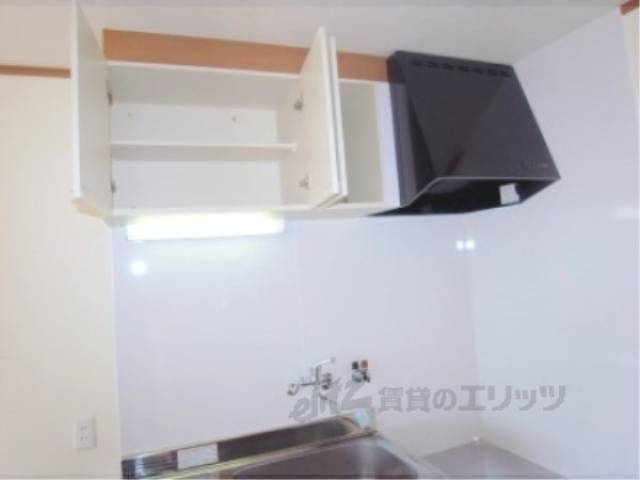 キッチン　キッチン上部収納　調味料などが収納できます。